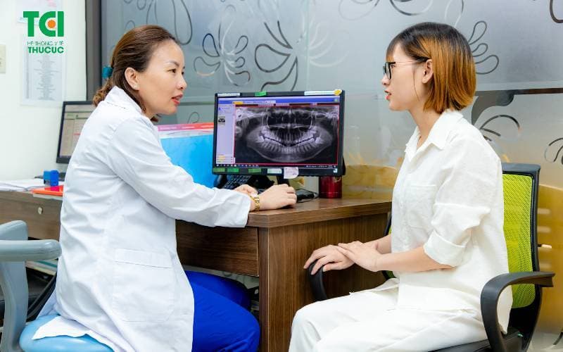 Trẻ vị thành niên có nên nhổ răng khôn không