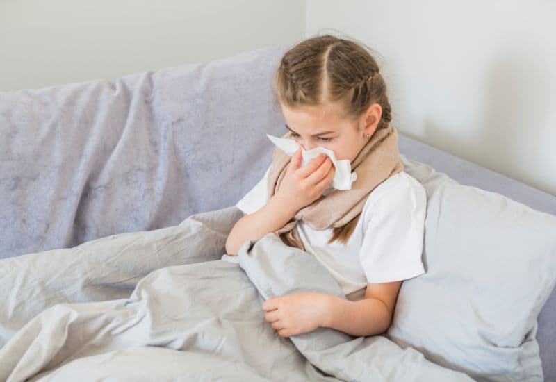 Trong giai đoạn đầu của cúm, dịch mũi thường trong, loãng và chảy nhiều.