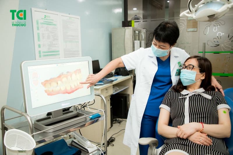 Các phòng khám nha khoa được trang bị máy móc hiện đại như máy X-quang kỹ thuật số, máy định vị chóp răng, kính hiển vi nha khoa thường có chi phí điều trị cao hơn.