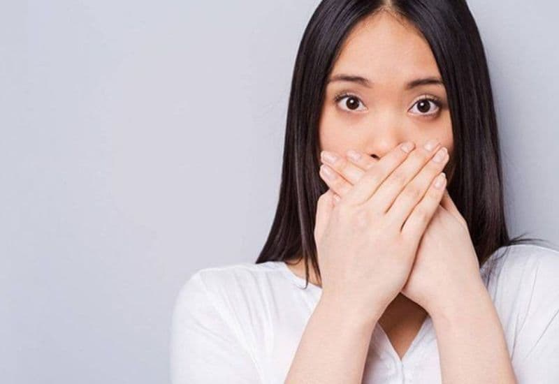 Bị hôi miệng là yếu tố hàng đầu gây cản trở sự tự tin trong giao tiếp hằng ngày.