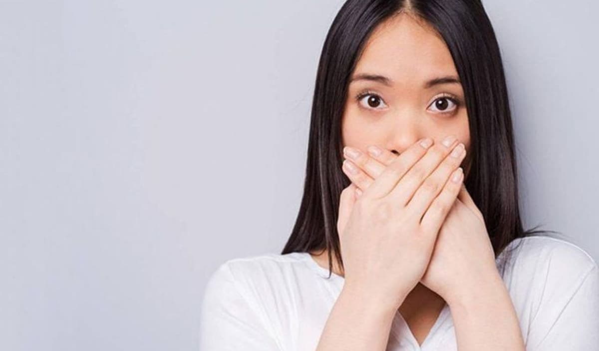 Hôi miệng dai dẳng dù đánh răng thường xuyên: Lý do và giải pháp