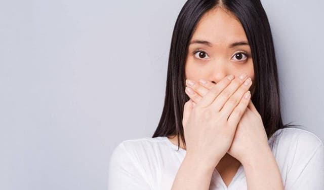 Hôi miệng dai dẳng dù đánh răng thường xuyên: Lý do và giải pháp