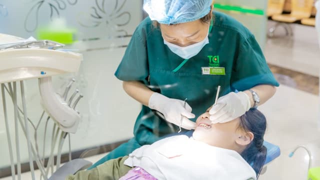 Bác sĩ giải đáp: nên làm hết cao răng tại nhà hay đến nha khoa