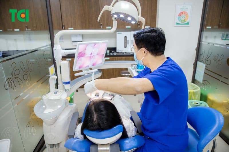 Các loại thiết bị nha khoa công nghệ cao đang được ứng dụng.