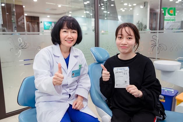 Chị Trương Hoàng Mai hoàn toàn hài lòng khi sử dụng dịch vụ niềng răng Invisalign tại bệnh viện Thu Cúc