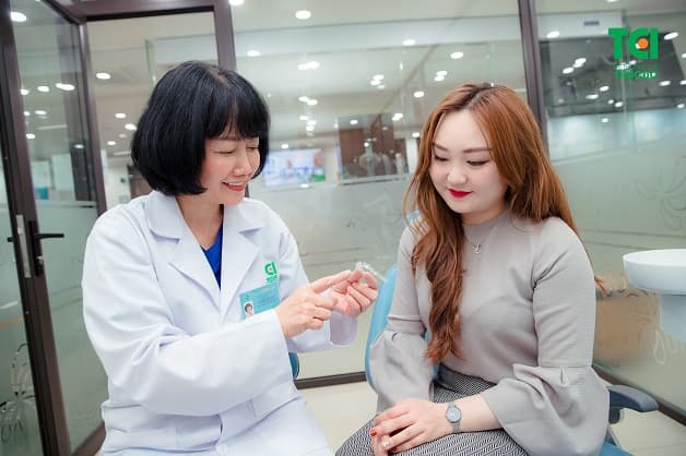 Niềng răng Invisalign dành cho người đề cao tính thẩm mỹ, làm công việc liên quan nhiều đến giao tiếp