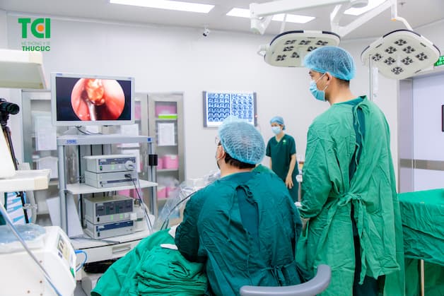 Phẫu thuật nội soi mũi xoang là phương pháp hiện đại, không chỉ đem lại hiệu quả cao mà còn khắc phục được những nhược điểm của phương pháp truyền thống.