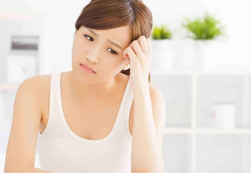 Rối loạn kinh nguyệt là tình trạng chu kỳ kinh có những thay đổi bất thường về thời gian, tần suất, lượng máu hoặc kèm theo các triệu chứng khác.