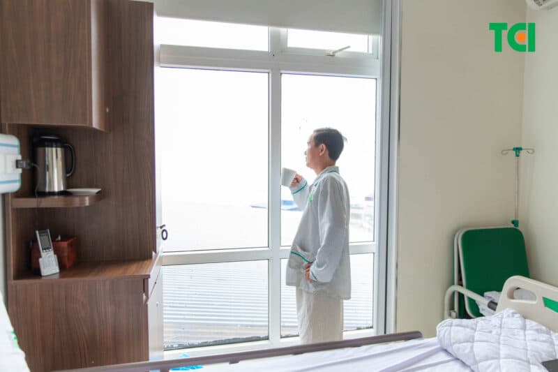 Quy trình tán sỏi nội soi ngược dòng bằng laser tại Thu Cúc TCI