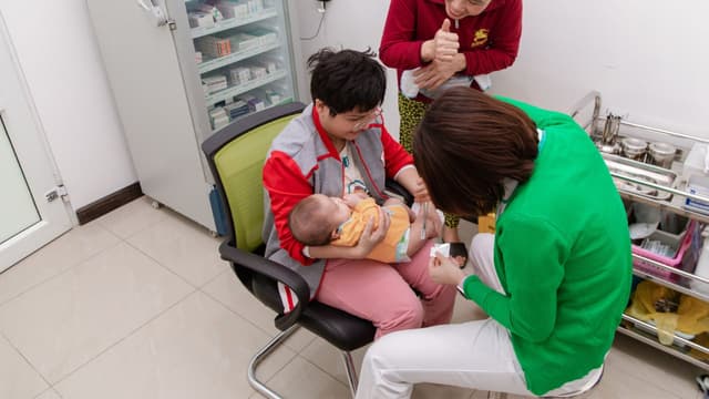 Hướng dẫn chi tiết về tiêm phòng 5 trong 1 khi nào