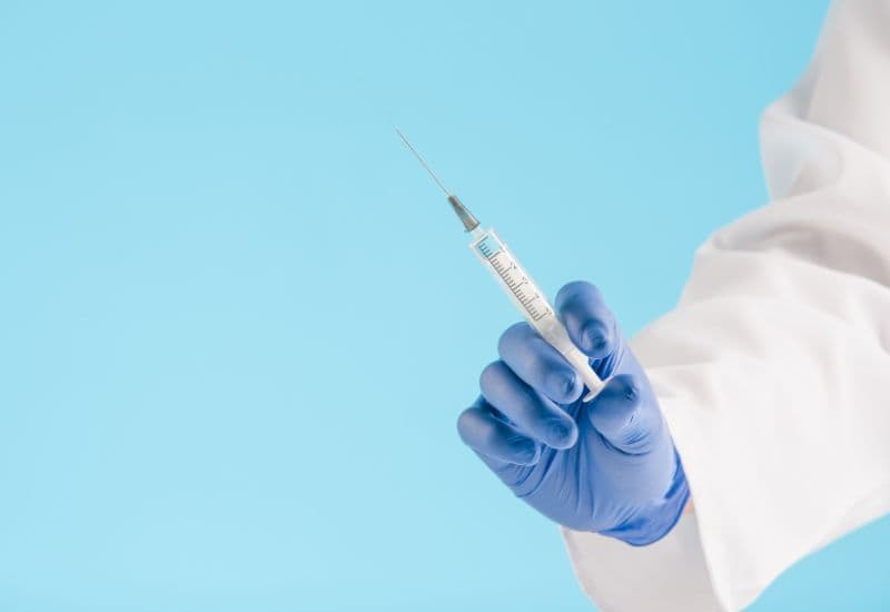 Giải đáp chi tiết thắc mắc: Tiêm vắc-xin mấy mũi là đủ?