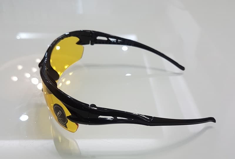 Tuổi thọ của tròng kính phụ thuộc nhiều vào quá trình sử dụng và bảo quản