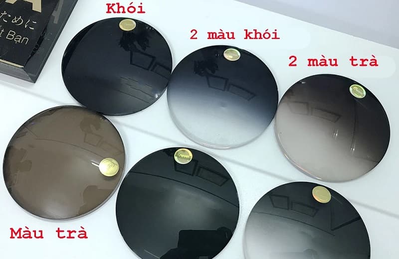 Tròng kính màu nào có khả năng chống tia UV tốt?