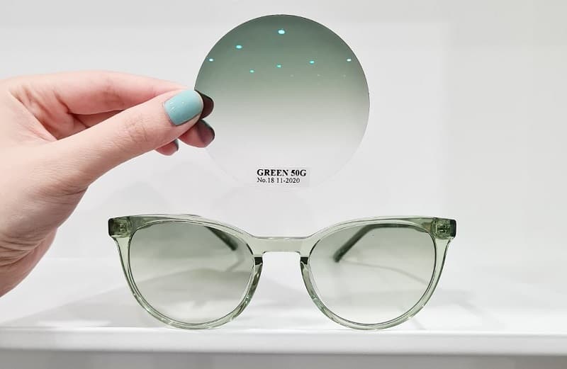 Đây là loại tròng kính tiện lợi cho người dùng
