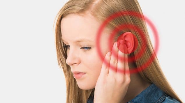 Khi bị chấn thương xương đá, người bệnh rất dễ bị ù tai