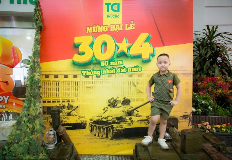 Chụp ảnh cho bé 30/4