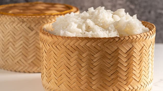 Ăn xôi bị ợ nóng: Nguyên nhân do đâu?