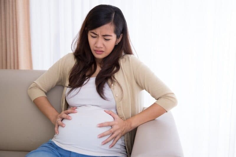 Phụ nữ mang thai dễ mắc bệnh trĩ do sự gia tăng áp lực ổ bụng khi thai nhi phát triển.