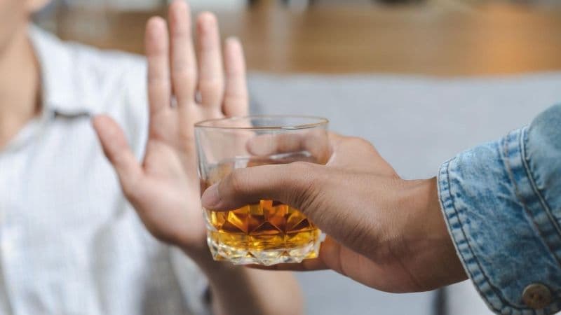 Cách điều trị viêm gan do rượu hiệu quả