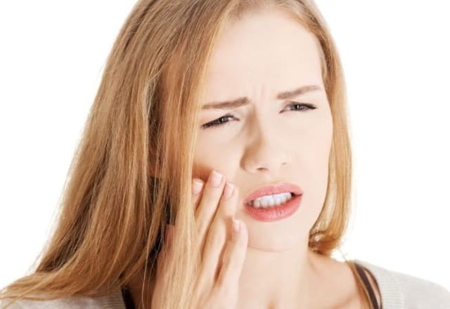 Răng ê buốt sau khi tẩy trắng – Có đáng lo ngại không?