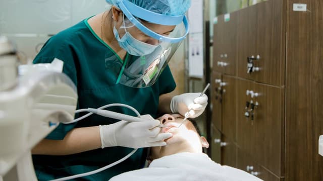 Hướng dẫn chế độ ăn uống sau khi nhổ răng khôn để nhanh lành