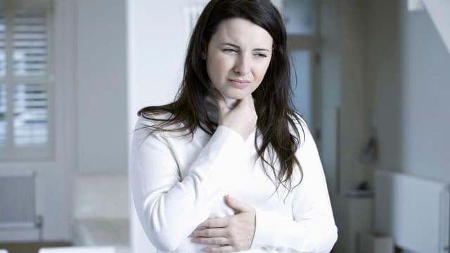 Ợ chua gây viêm họng: Hiểu đúng để trị dứt điểm!