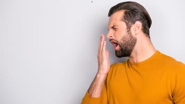 Đừng chủ quan với ợ hơi chua miệng