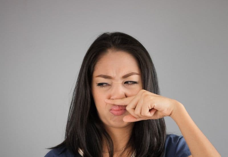 ợ hơi có mùi tanh