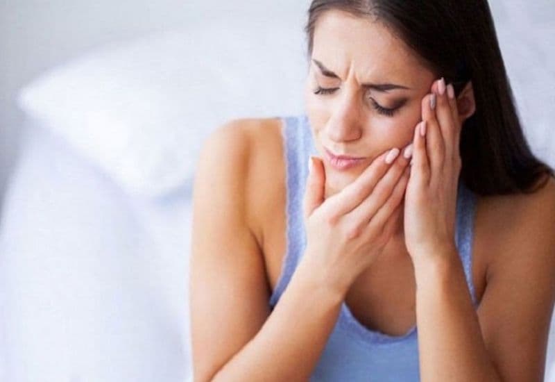 Răng sâu có thể là một trong những nguyên nhân gây viêm xoang.