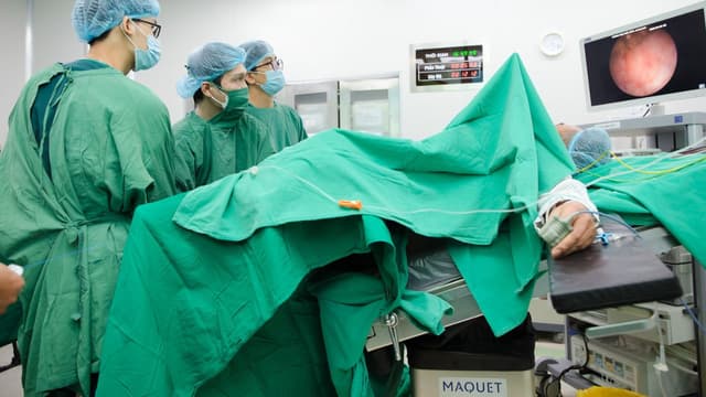 Rút ống thông niệu quản có đau không? Giải thích từ chuyên gia