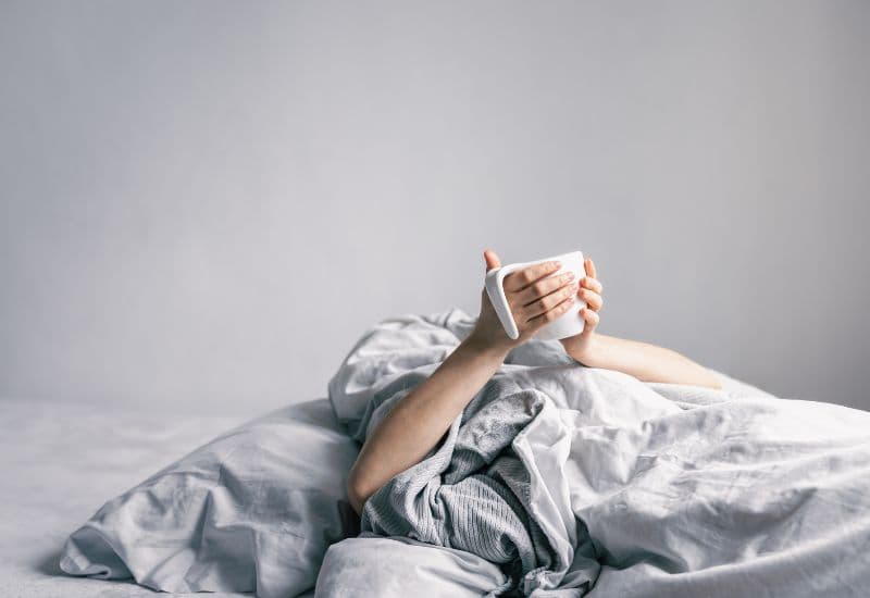 Cuộc sống hiện đại với áp lực công việc và nhịp sống nhanh khiến nhiều người căng thẳng và gặp vấn đề về giấc ngủ.