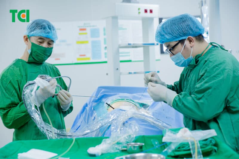 Các phương pháp cụ thể trong phác đồ điều trị giãn đài bể thận do sỏi tiết niệu