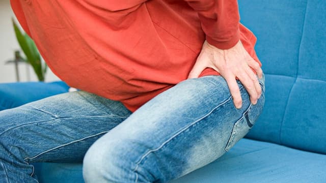 Nguyên nhân, triệu chứng và cách điều trị thoái hóa khớp háng