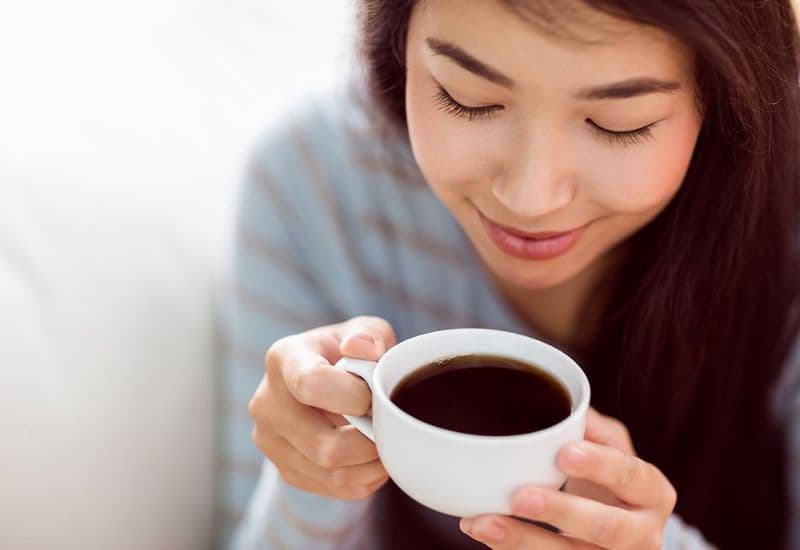 Để tối ưu hiệu quả hấp thụ thức ăn giàu kẽm, nên hạn chế sử dụng caffeine và rượu trong quá trình bổ sung.