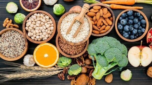 Bổ sung estrogen thông qua thực phẩm là một phương pháp tự nhiên, an toàn.