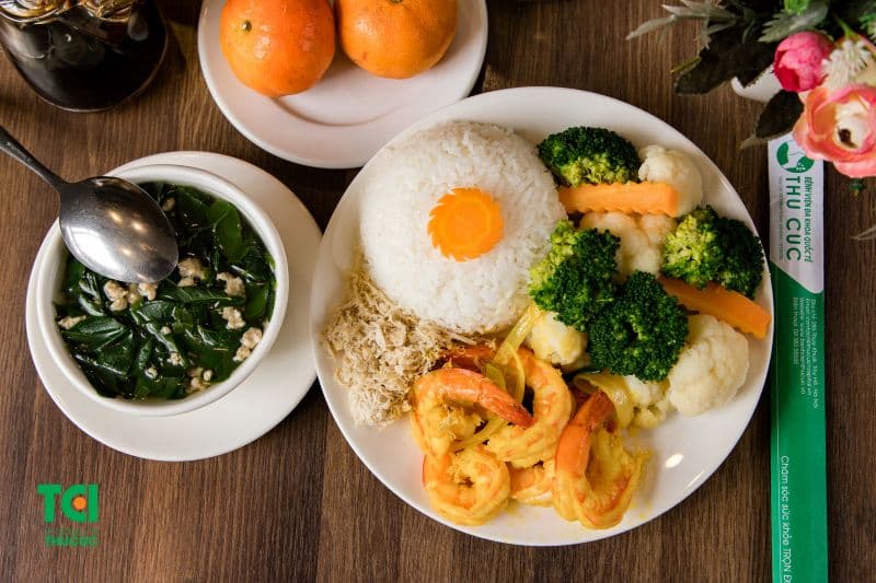 Rau họ cải như bông cải xanh, cải bruxen, súp lơ trắng và cải xoăn không chỉ nổi tiếng với lợi ích chống ung thư mà còn giúp bổ sung estrogen tự nhiên.