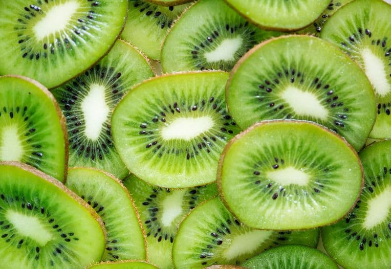 Cam, quýt, kiwi, và sung khô là những ví dụ điển hình.