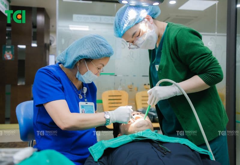 Thu Cúc TCI là cơ sở uy tín trong điều trị cười hở lợi, được khách hàng tin tưởng nhờ đội ngũ bác sĩ giàu kinh nghiệm.