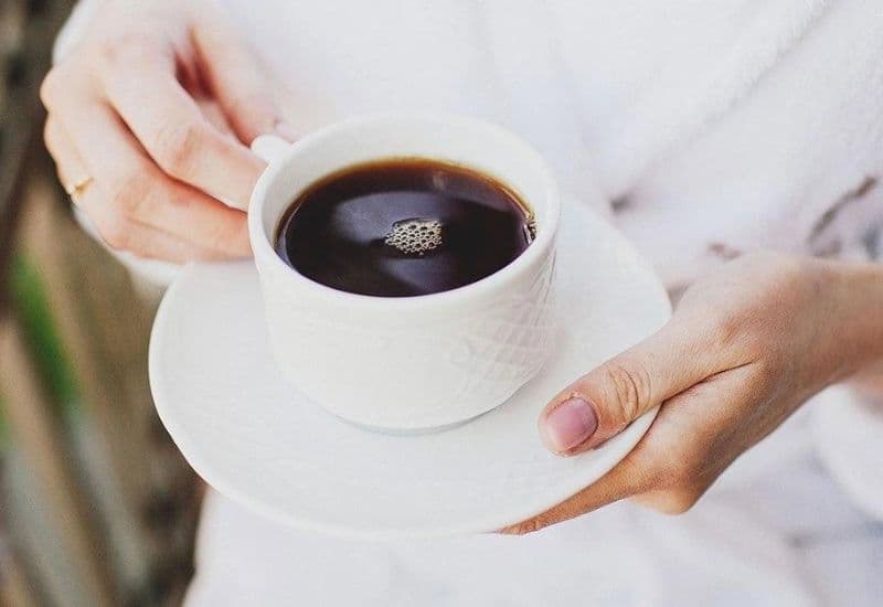 Uống cà phê bị ợ hơi