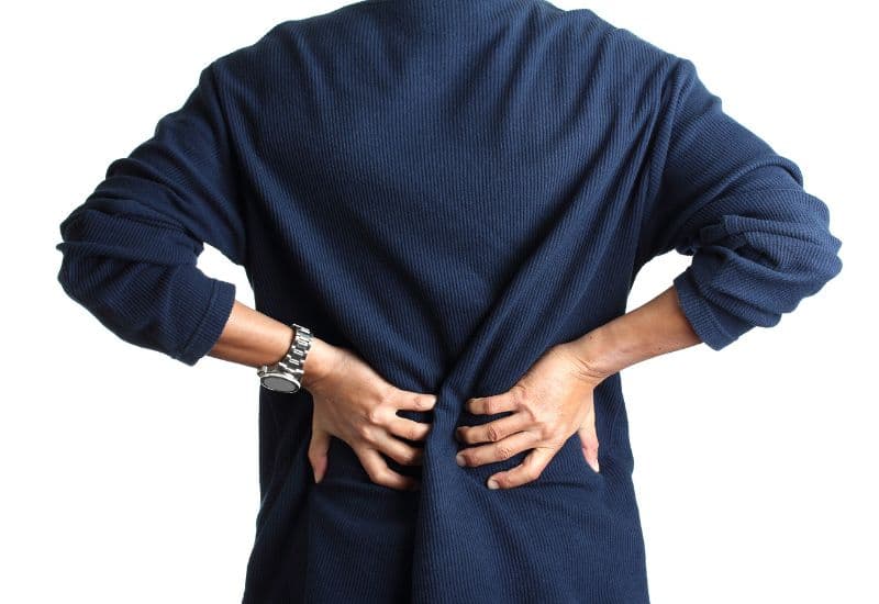 Theo khuyến cáo của chuyên gia dinh dưỡng, trước khi đưa nước dừa vào chế độ ăn hàng ngày, người bị bệnh thận hoặc huyết áp thấp nên tham khảo ý kiến bác sĩ.