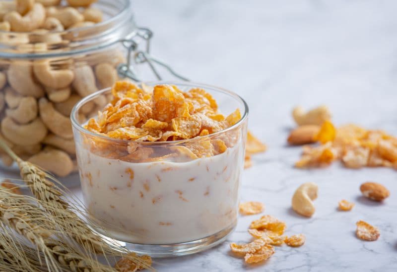 Ngũ cốc và các loại hạt là nhóm thực phẩm không thể bỏ qua khi tìm kiếm nguồn vitamin B6.