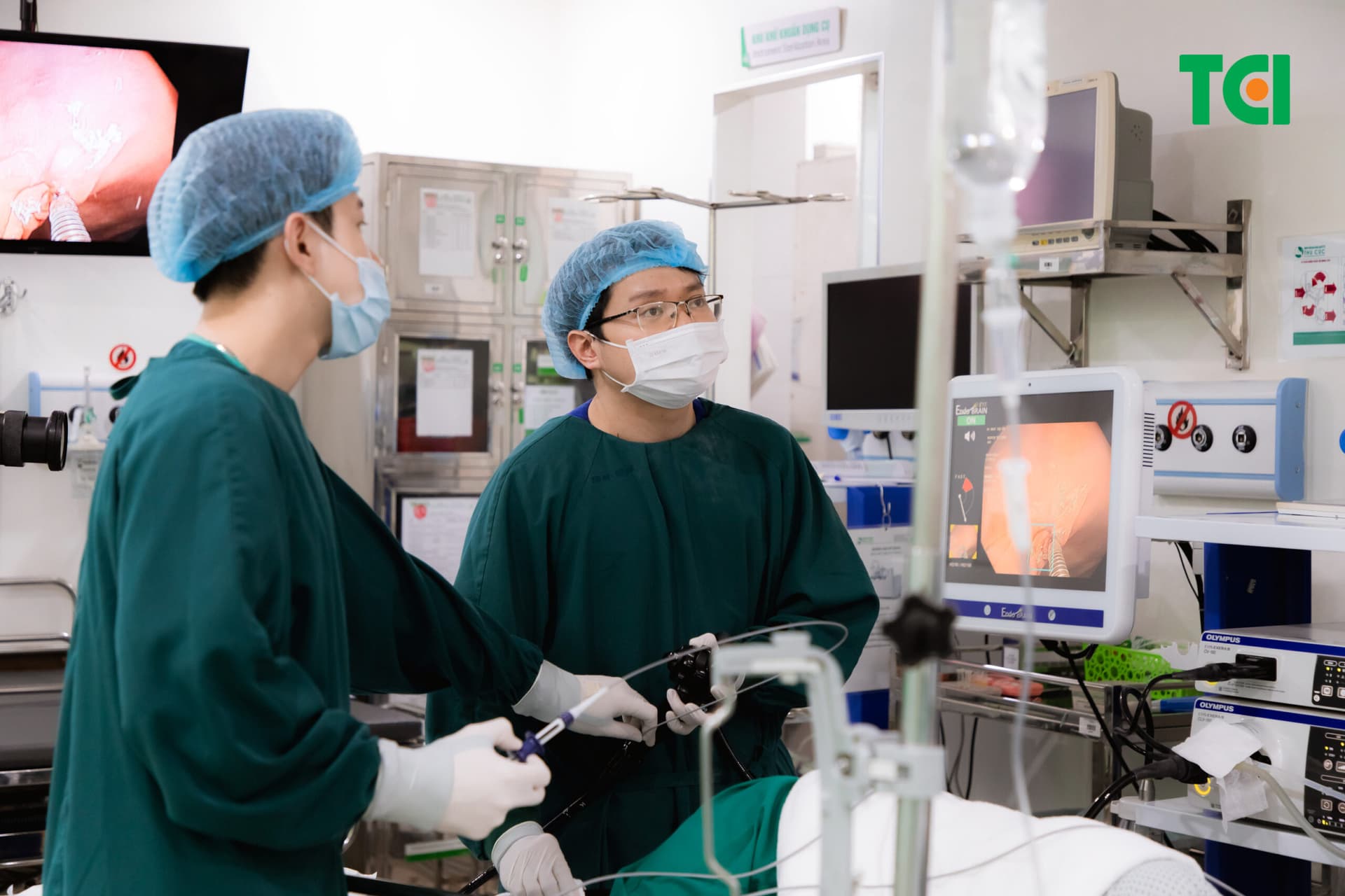 Nội soi đại tràng giúp chẩn đoán hiệu quả viêm đại tràng.