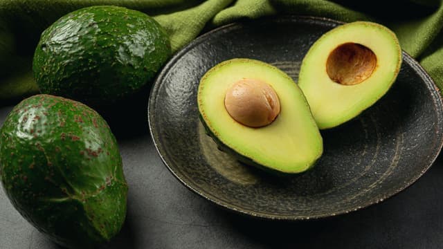 Giải đáp: Trào ngược dạ dày có ăn được bơ không?