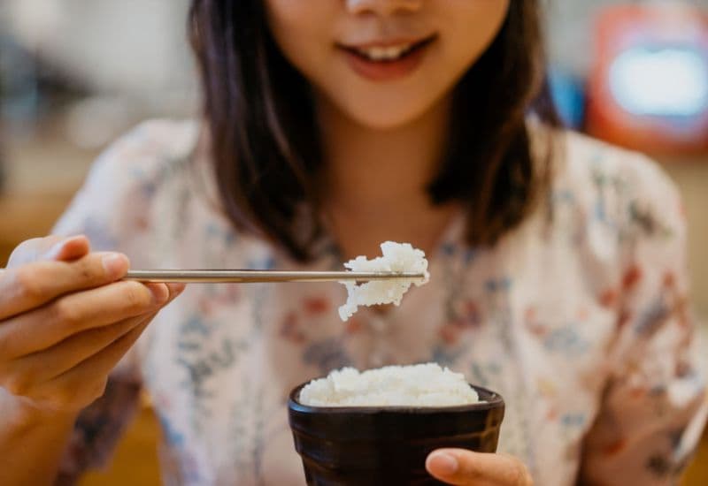 Ăn cơm khó nuốt