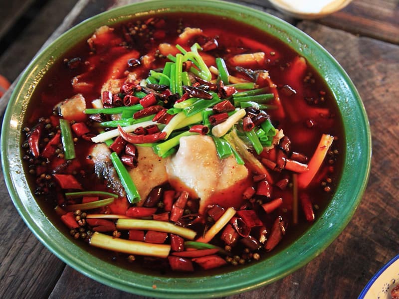 Tránh ăn đồ cay nóng