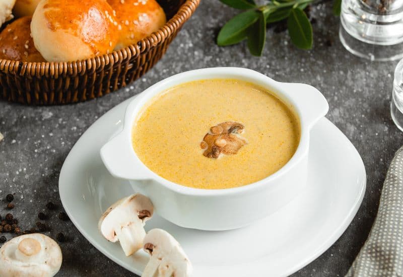 Bí quyết ở cữ: Chế độ dinh dưỡng khoa học cho mẹ sau sinh