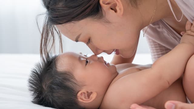 Bí quyết ở cữ giúp mẹ khỏe, bé phát triển toàn diện