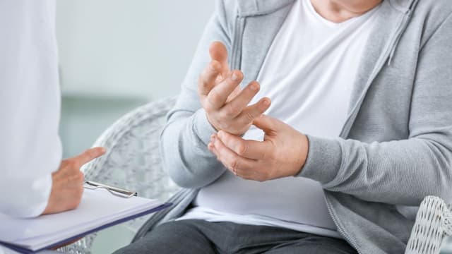 Biểu hiện bệnh Parkinson: Những “tín hiệu” nhận diện sớm