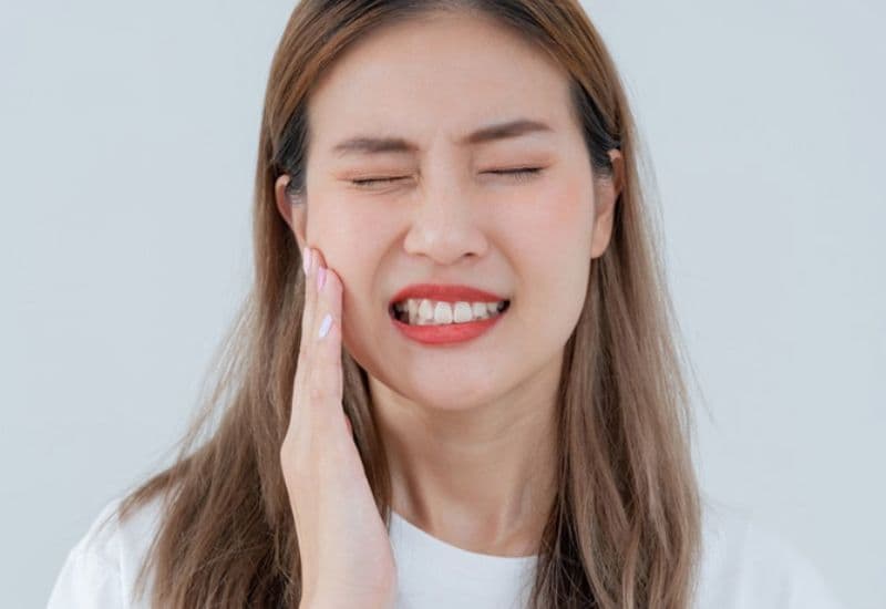 Cách nhổ răng sâu cần đảm bảo đúng quy trình và an toàn để đạt hiệu quả lâu dài.