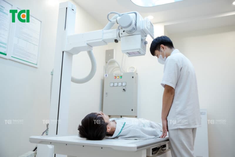 Những lưu ý quan trọng khi chọn điều trị sỏi san hô bằng tán sỏi qua da